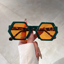 Load image into Gallery viewer, Vintage style Sunglasses