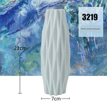 Load image into Gallery viewer, Modern Flower Vase