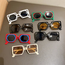 Load image into Gallery viewer, Vintage Brand Design Sunglass
