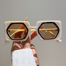 Load image into Gallery viewer, Vintage Brand Design Sunglass
