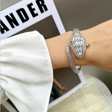 Load image into Gallery viewer, Fashion  Snake Head Bracelet
