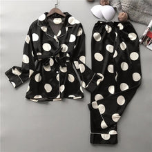 Load image into Gallery viewer, Anthropol New Plants  Satin Pijamas Set
