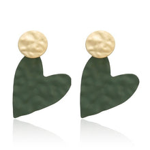 Load image into Gallery viewer, Laura Heart Earrings
