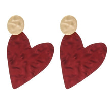 Load image into Gallery viewer, Laura Heart Earrings
