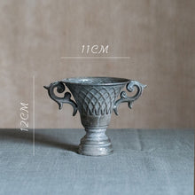 Load image into Gallery viewer, Classical  Flower Vase
