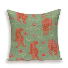 Load image into Gallery viewer, Tiger fashion  Cushion
