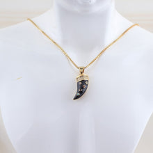 Load image into Gallery viewer, Horn Hippie Necklace
